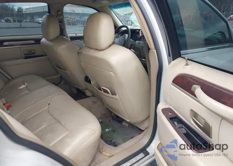 2006 Lincoln Town Car Signature Limited from USA, damaged, VIN 1LNHM82W36Y632276